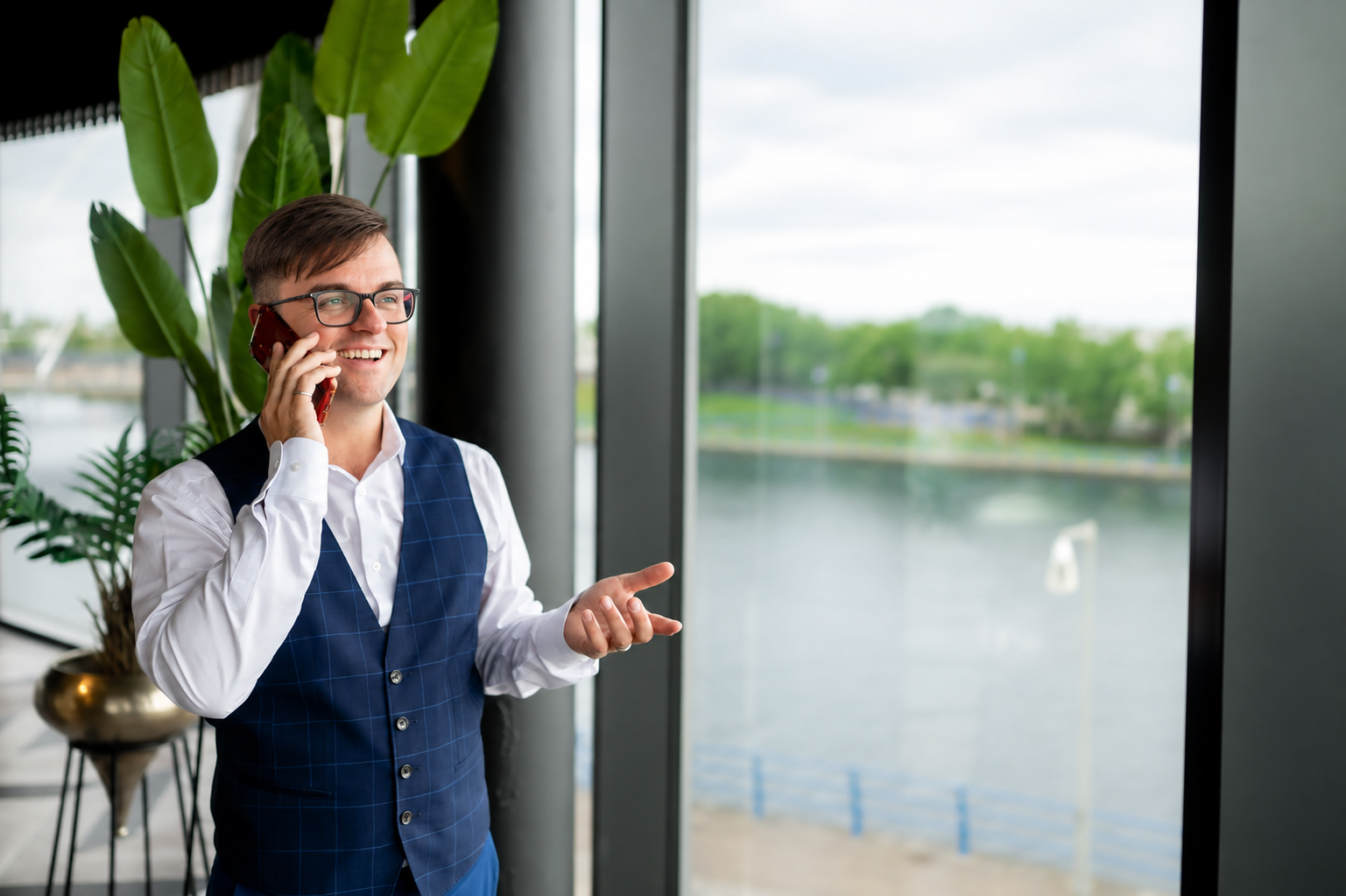 Daniel Meyer Lopez on the phone to a HR client